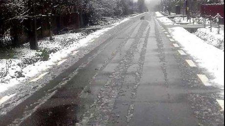 ATENȚIE, șoferi! Polei pe toate șoselele din Prahova!