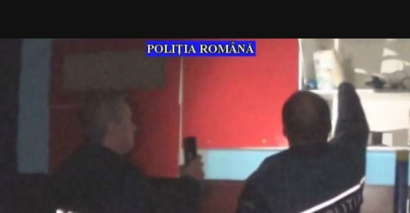 Percheziții la suspecți de furturi din autovehicule. Cum acționau | VIDEO