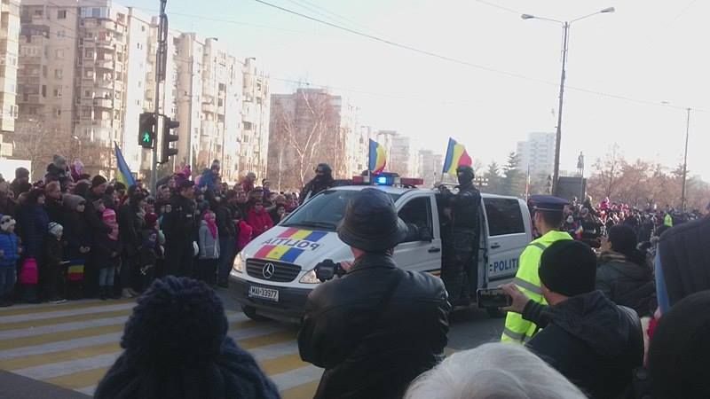 Restricţii de trafic şi trasee TCE deviate, miercuri, la Ploieşti, pentru repetiţiile dinaintea paradei de 1 Decembrie