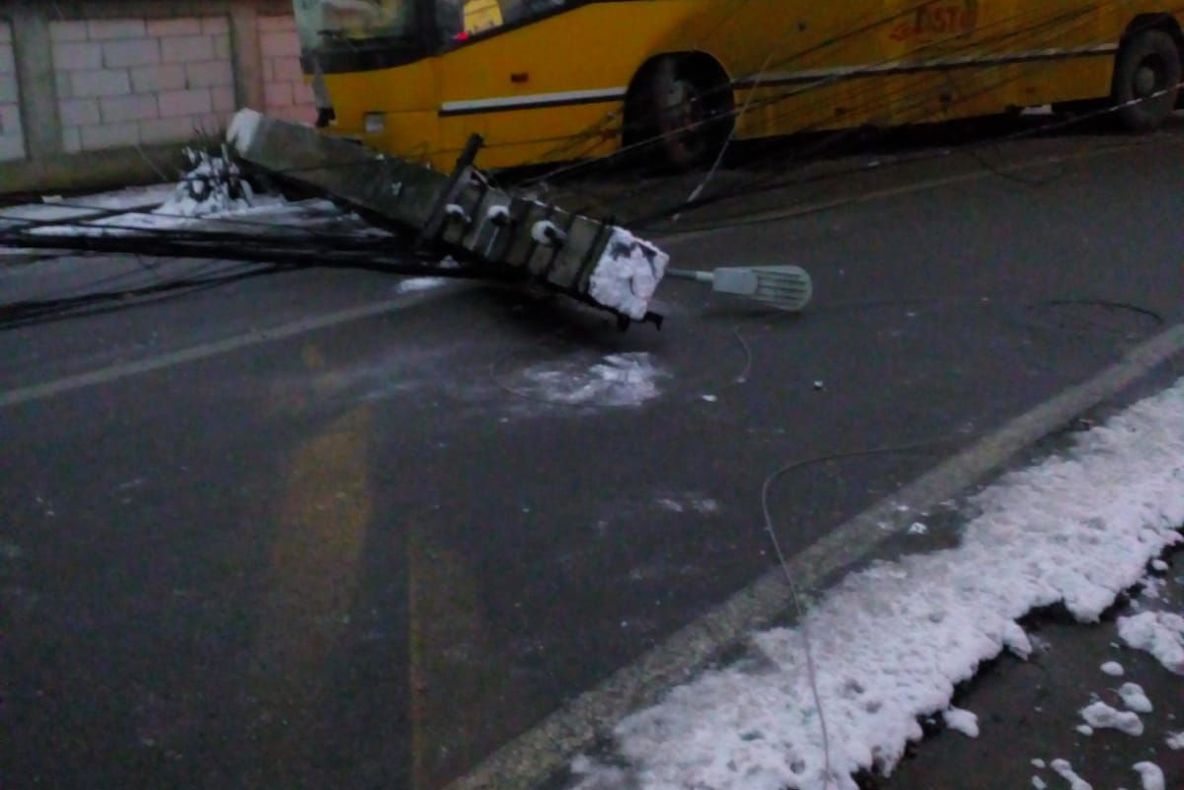 FOTO Mai multe autobuze, implicate în accidente rutiere, în Prahova