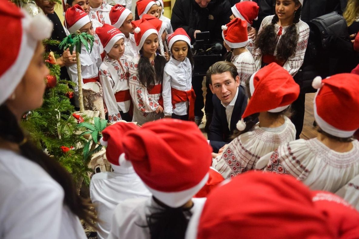 Cancelarul Austriei impresionat de copiii de la Școala de Meserii Concordia