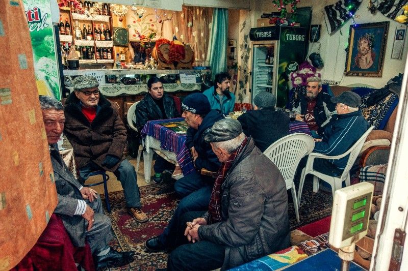 S-a ales cu dosar penal pentru că punea muzică în barul său