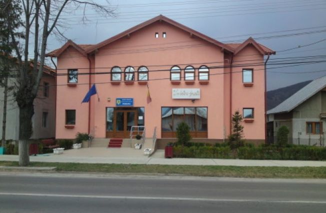 Situaţie nemaiîntâlnită! O localitate din Prahova riscă să rămână fără conducere administrativă!