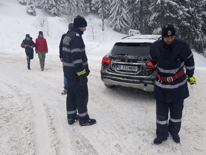 Prahova: Ninsoare viscolită, duminică dimineață, pe DN 1 și DN 1A