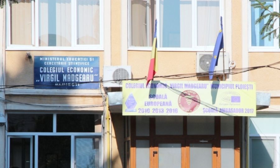 Bani de la  Compania Naţională de Investiţii pentru construirea Sălii de sport a C. E. "Virgil Madgearu" din Ploiești