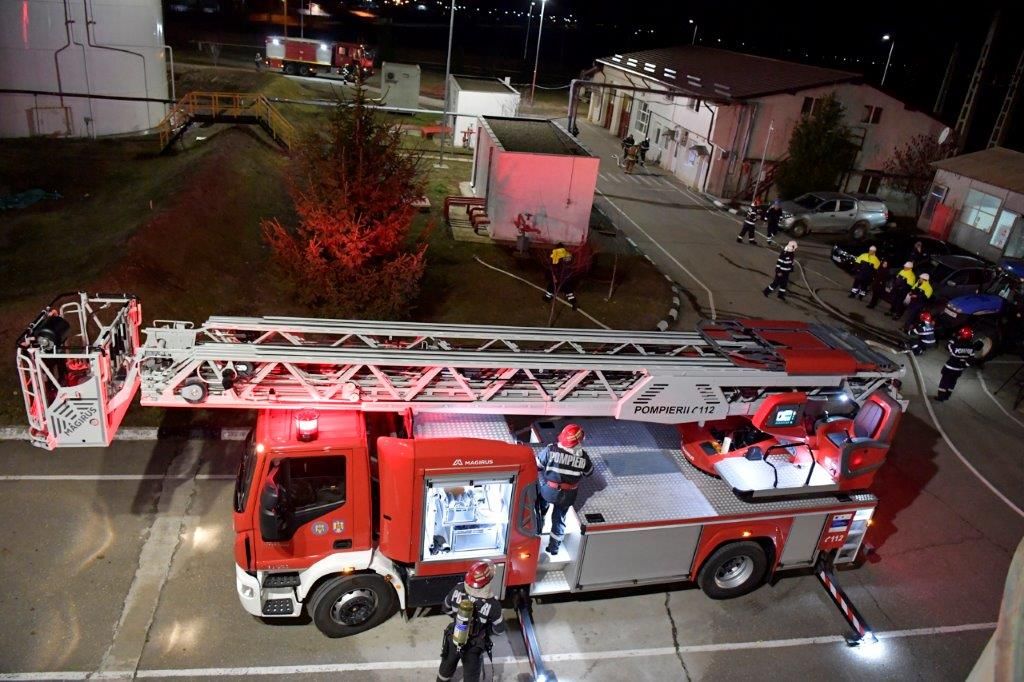 Exercițiu de intervenție pentru stingerea incendiilor la stația Băicoi a CONPET SA