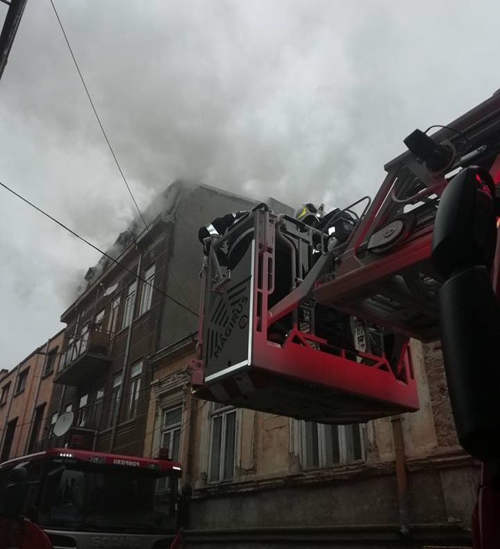 FOTO Incendiu puternic în Prahova! Ard 100 de hectare de teren!