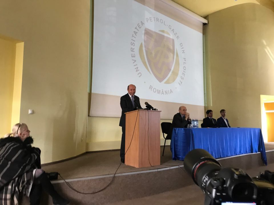 Traian Băsescu, la Ploiești: România nu este un stat suveran pe teme de justiție.Trebuie sa respecte reglementările UE | VIDEO