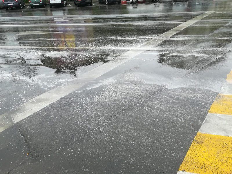 FOTO | După ploaie, străzile din Ploiești par că au fost spălate cu dero FOTO