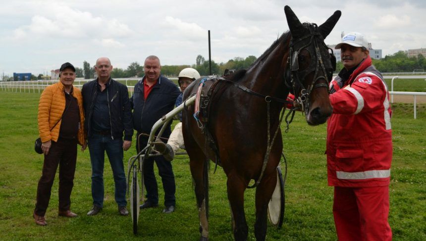 Hipodromul Ploieşti: Premiul de Mai, câştigat de surpriza Zi-Zi!