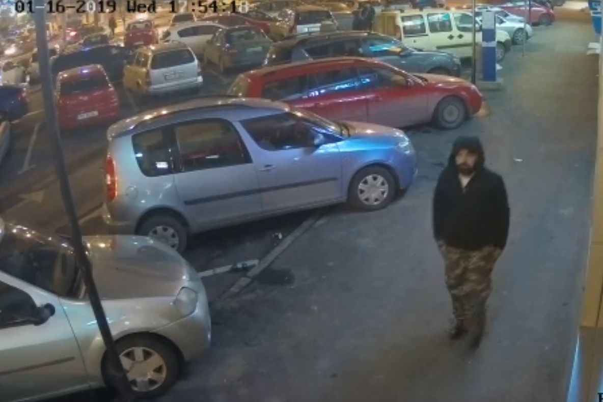 VIDEO| El este bărbatul care a jefuit bijuteria din Ploiești! Îl cunoașteți?