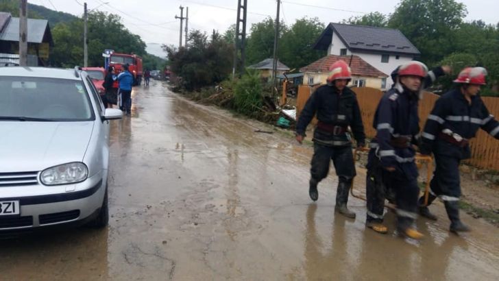 Peste 1100 de prahoveni, fără curent în acest moment din cauza inundațiilor