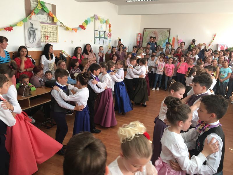 BRÂU MUNTENESC, școala din Ploiești care a atras bani europeni pentru a promova tradiția românească