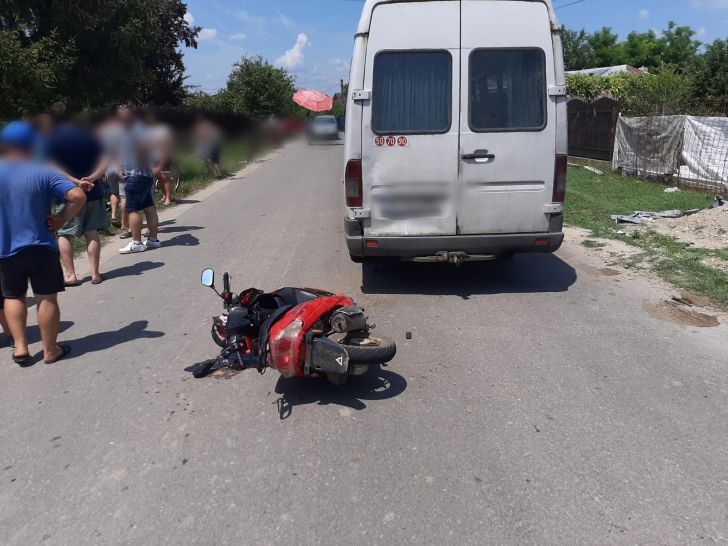 Accident la Poienarii Burchii. Doi copii și un adult au ajuns la spital!