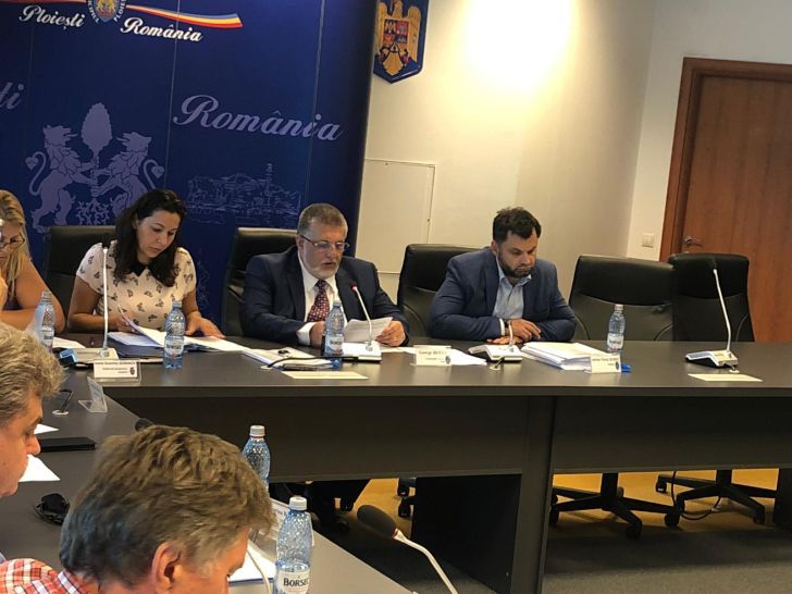 Scandalul gunoiului continuă la Ploiești! Aleșii locali au aprobat rezilierea contractului