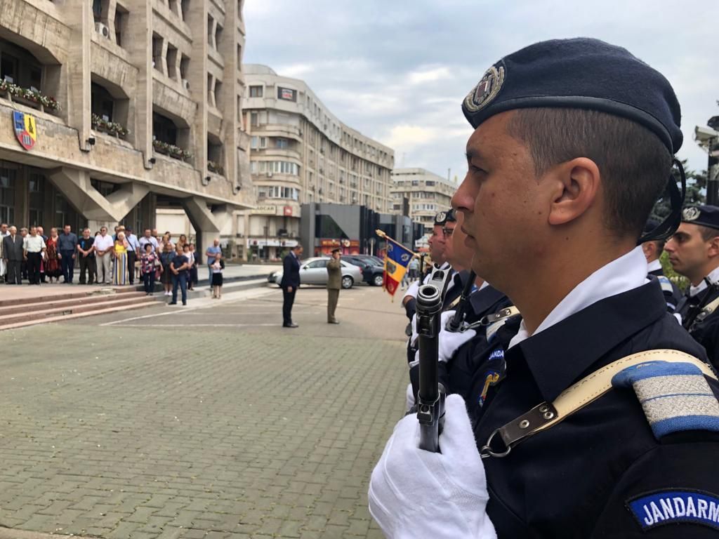 Moment de reculegere, la Ploiești, de Ziua Imnului, în memoria celor două tinere ucise la Caracal