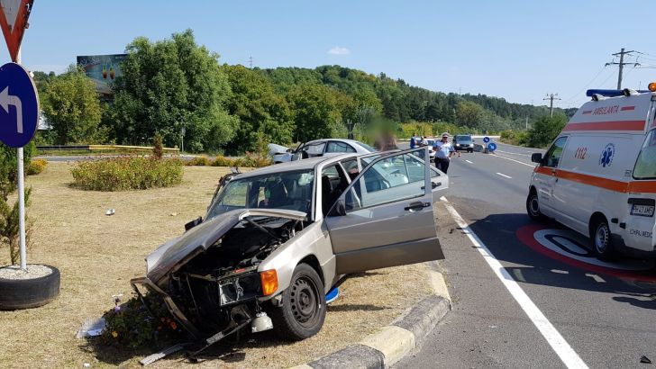 FOTO Accident grav pe DN1, la Cornu. Un bărbat a decedat!