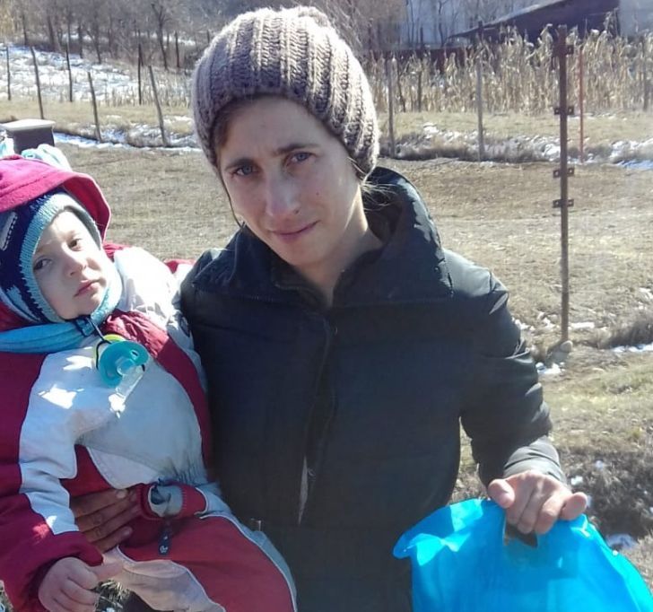 Alertă în Prahova! O femeie de 27 de ani și fiul ei de 2 ani au dispărut în drum spre biserică