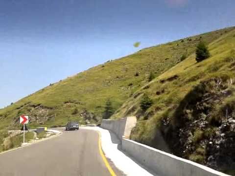 Alunecări de teren pe un drum din zona Sinaia