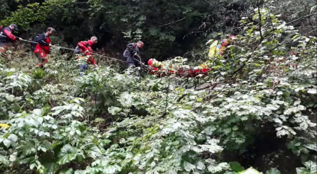 O tânără care voia să-și facă selfie a căzut într-o prăpastie în Bucegi