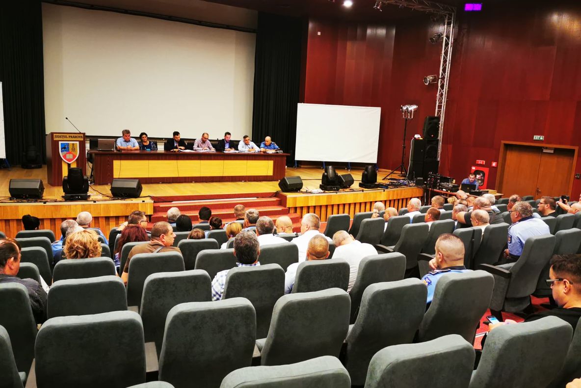 Angajații Poliției Locale Ploiești, băgați în ședință de primarul Adrian Dobre