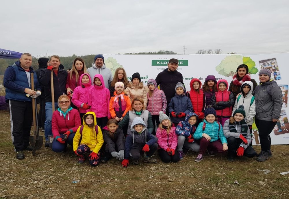 Acțiune ecologică desfășurată în Lipănești! 600 de voluntari au participat, sub coordonarea Fundației "Se Poate"