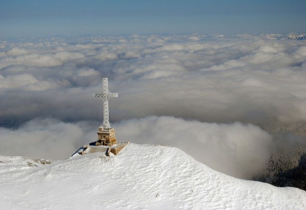Când vor fi gata reparaţiile Crucii de pe Caraiman