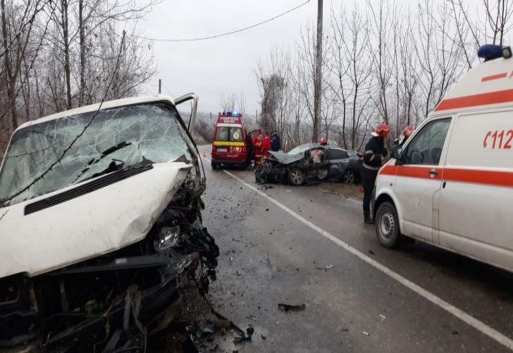 FOTO Accident la Măgurele, în Prahova. Patru victime transportate la spital