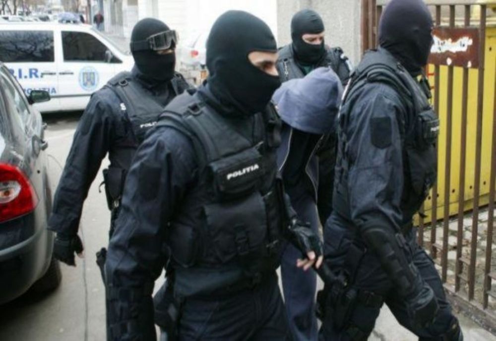 Percheziţii în Boldeşti-Scăeni, la suspecţi de furt calificat