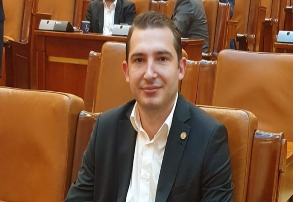 Un parlamentar ploieştean cere autorităţilor locale să asigure măşti şi mănuşi de protecţie pentru toţi cetăţenii!