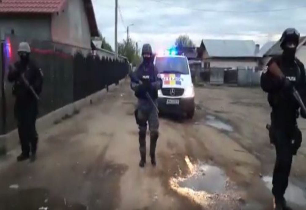 VIDEO Acțiune de amploare a forțelor de ordine, luni seara, în cartierele mărginașe ale Ploieștiului! 