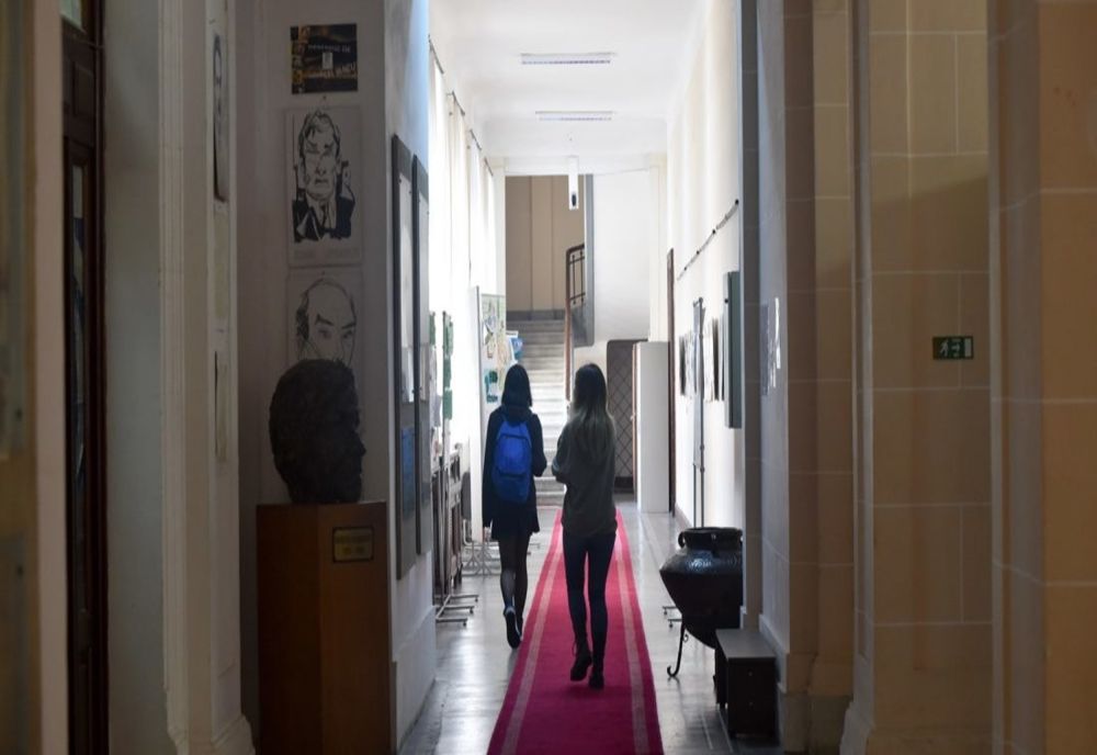 Ploiești: S-a redeschis Biblioteca Județeană "Nicolae Iorga"