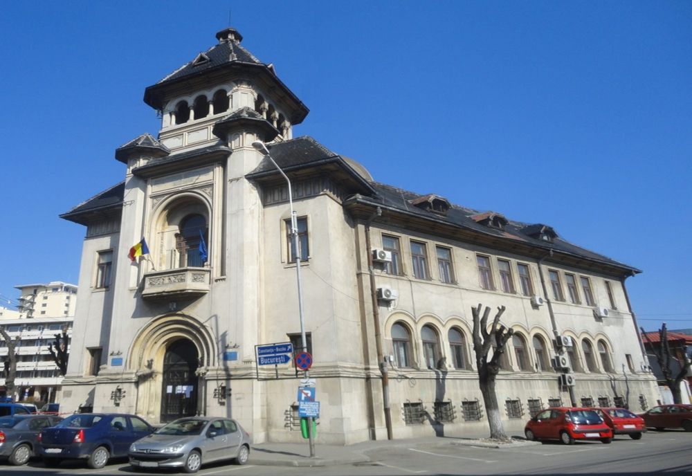 Doi angajaţi ai Judecătoriei Ploieşti, confirmaţi cu COVID-19. Programul cu publicul, suspendat 