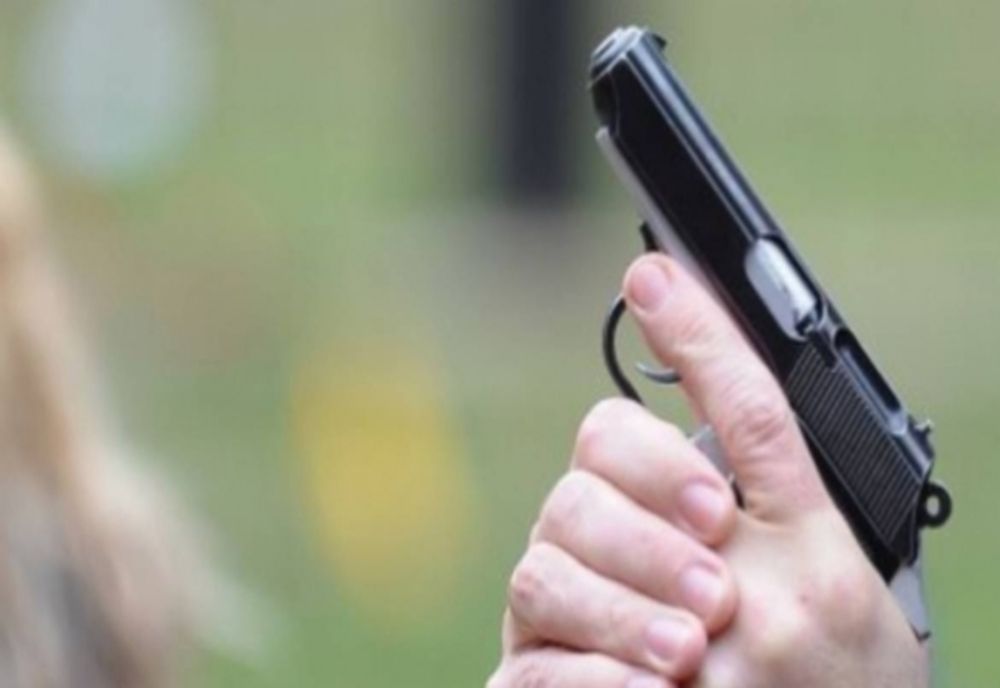 Adolescentul de 15 ani care a rănit un elev cu un pistol cu bile, reținut