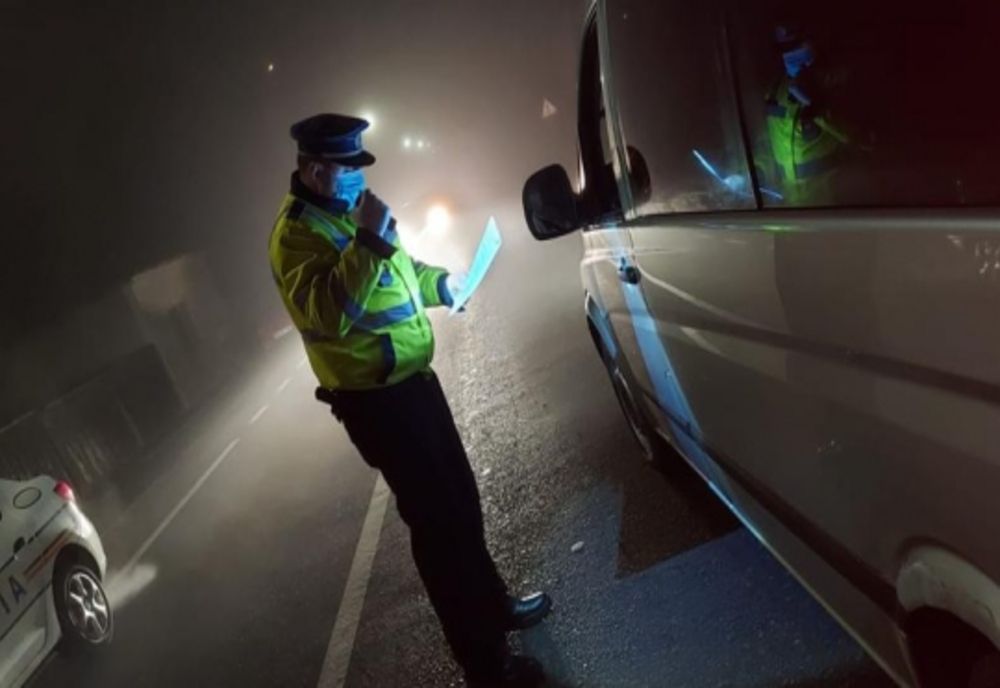 Polițiștii verifică transporturile de persoane 