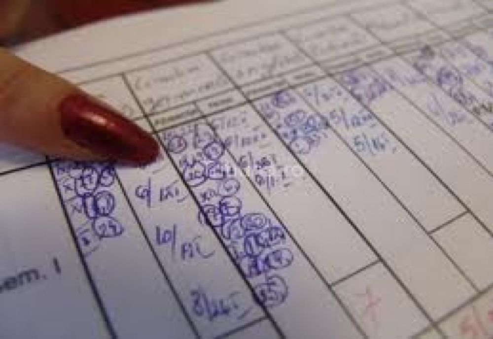 Sute de elevi din Prahova au situația școlară neîncheiată