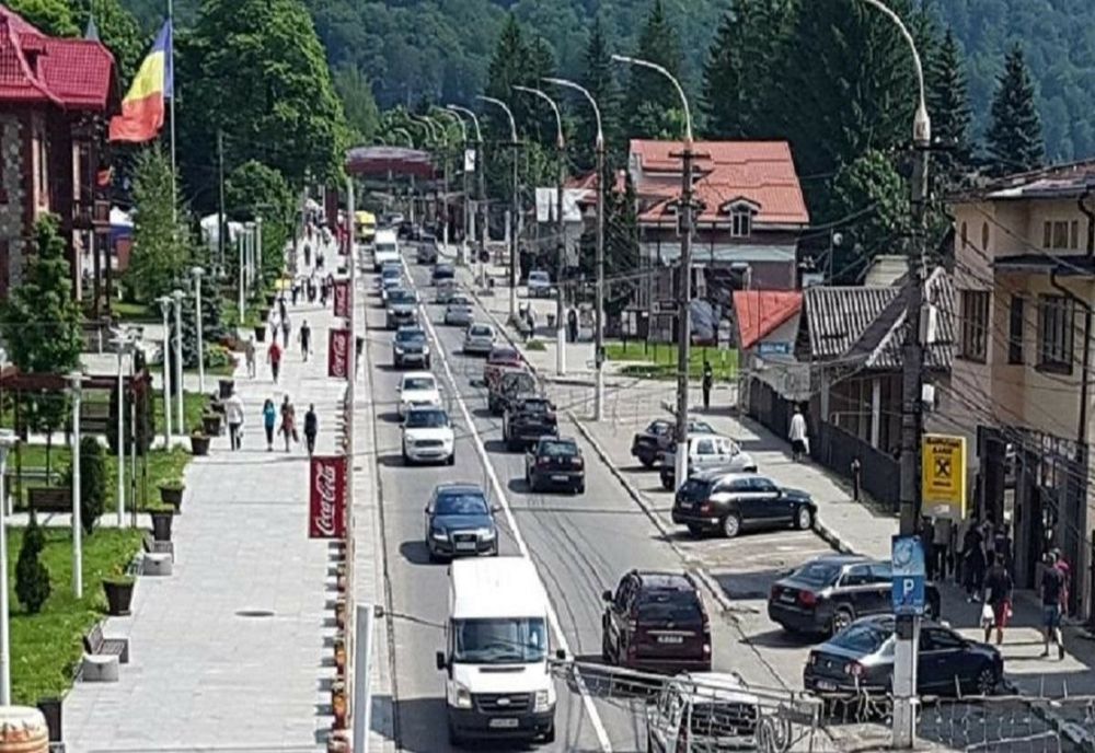 Trafic aglomerat pe DN1 Ploiești – Brașov. Coloane de mașini la Comarnic și Bușteni 