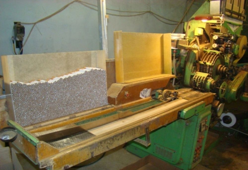 Percheziții în Prahova într-un dosar de fabricare și comercializare de țigări