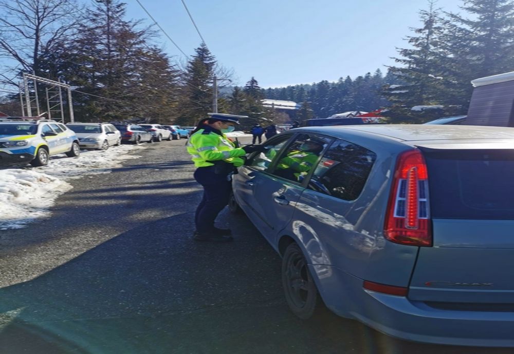 Razii în baruri, restaurante, pârtii de schi și fast-food-uri în Prahova