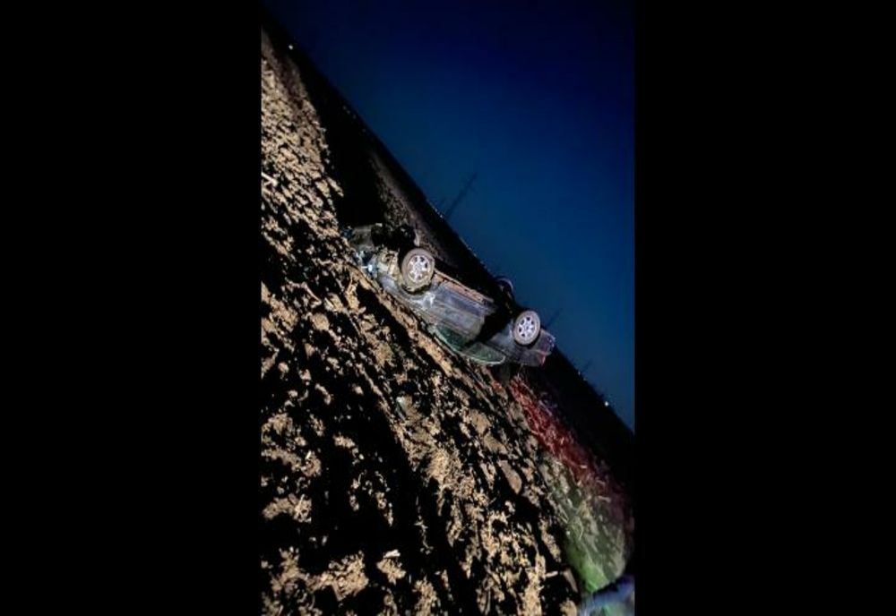 Bărbat condamnat pentru omor, mort după ce s-a răsturnat cu mașina în timp ce era urmărit de poliție