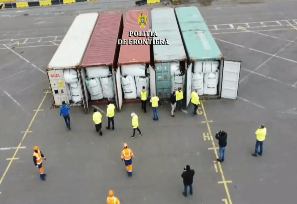 Deșeuri periculoase, importate ilegal și care urmau să ajungă în Prahova, oprite în Portul Constanța