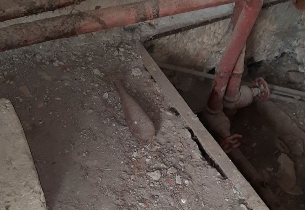 Școală din Mizil, evacuată. Sute de elevi și profesori au părăsit clădirea din cauza unui proiectil de război