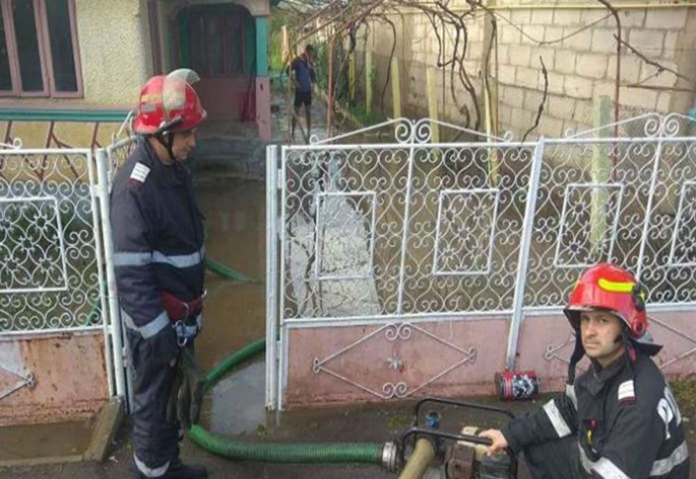 ISU Prahova: 162 de pompieri, cu 71 autospeciale de intervenție și 176 mijloace tehnice, mobilizați pe durata alertei cod galben 