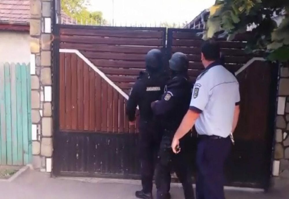 Percheziții în Prahova și Dâmbovița într-un dosar de proxenetism