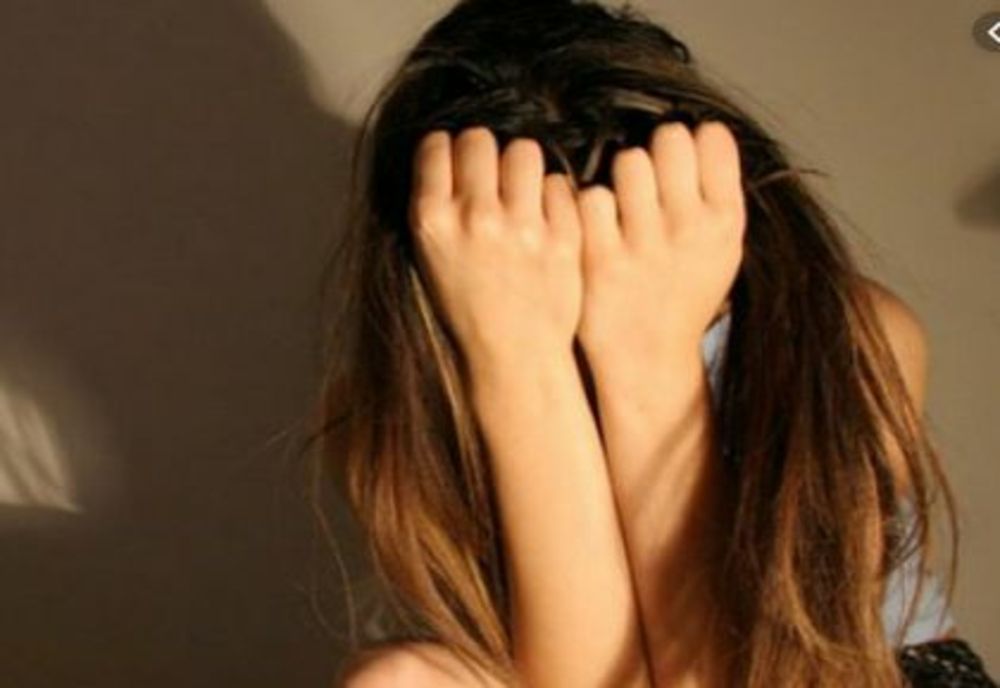 Bărbat reținut de procurorii din Prahova după ce a racolat şi exploatat sexual o minoră