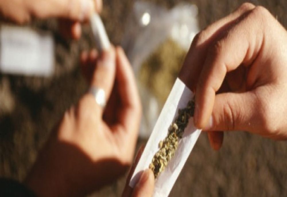 Șofer de 19 ani prins drogat, în trafic, pe DN 1B 