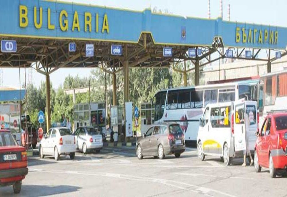 MAE: Reguli noi. Turiștii care merg în Bulgaria trebuie să prezinte doar pașaportul sau cartea de identitate 