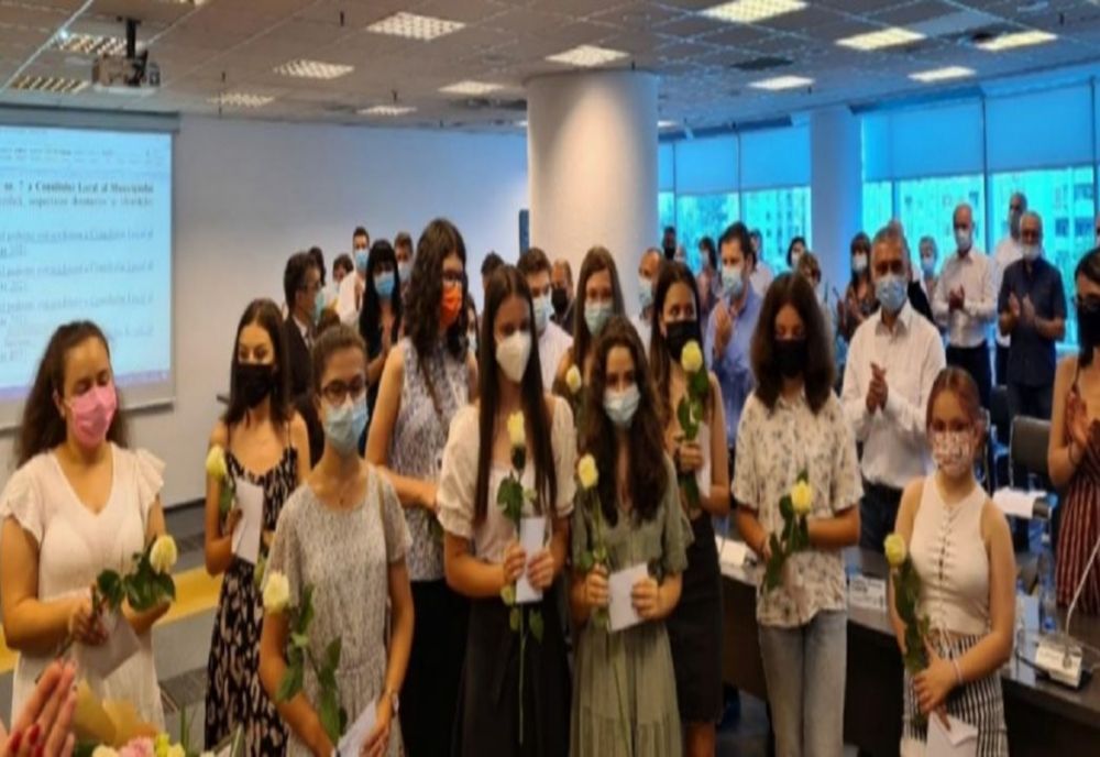 Elevii de 10 din Ploiești, premiați de autoritățile locale