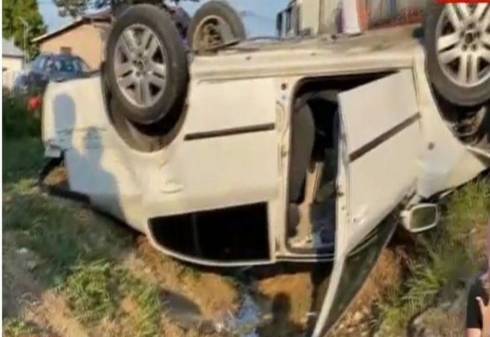 Accident pe Drumul Național 72, între Târgoviște și Ploiești. O mașină s-a răsturnat