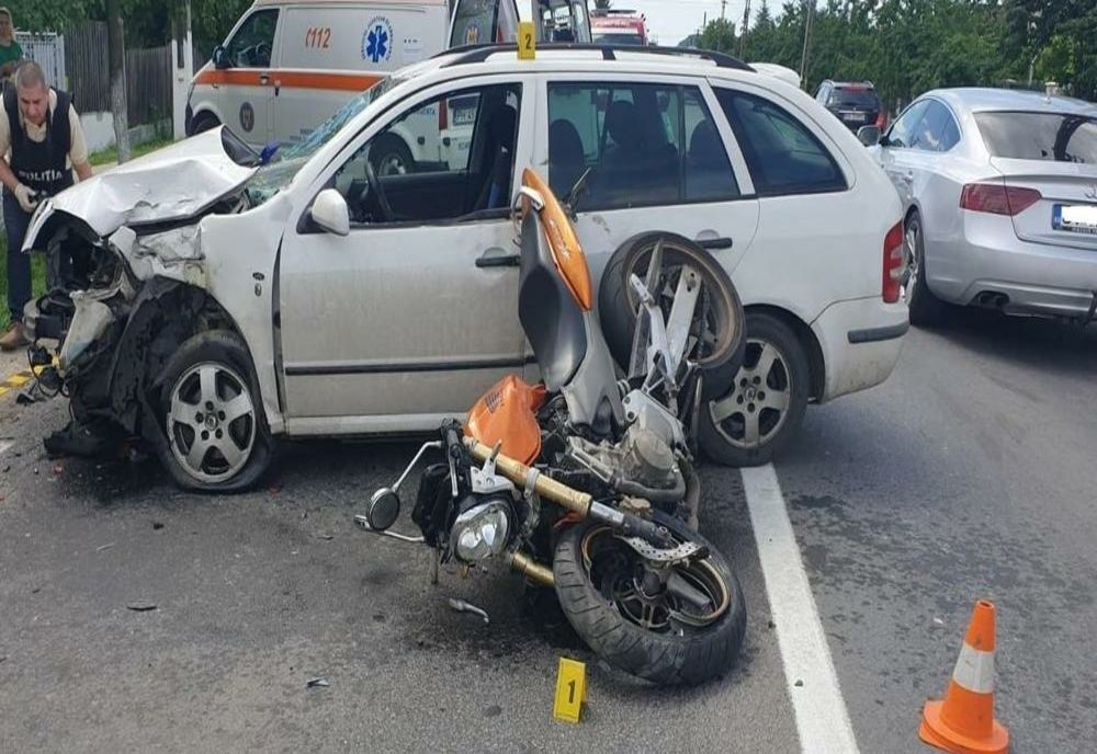 Accident pe DN1A – Gura Vitioarei. Motociclist rănit, după ce a fost acroșat de un autoturism
